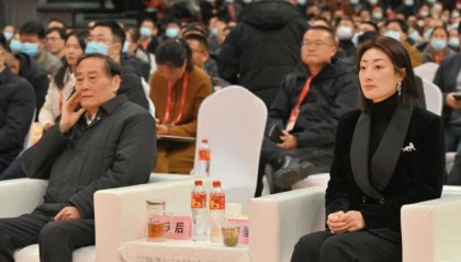 她被踢出娃哈哈，他打起新品牌，背后是国资的无声接管