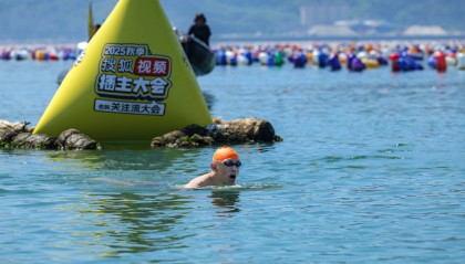 遭遇“洋流+蚝区”双重风险 张朝阳挑战横渡南澳岛-饶平海湾“有惊无险”
