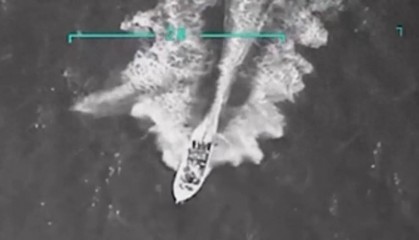 特朗普下令空袭，美军对委内瑞拉船只猛烈攻击，加勒比海局势一触即发