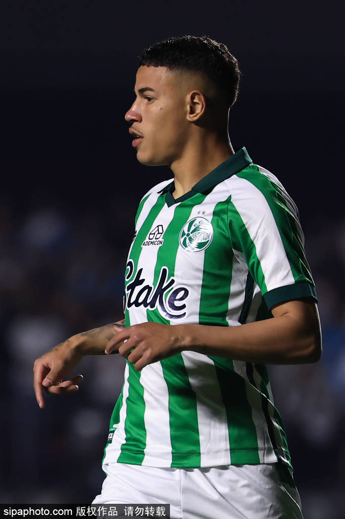 尤文图斯转会市场惊雷:19岁前锋埃斯特万近在咫尺却被贝蒂斯拒绝