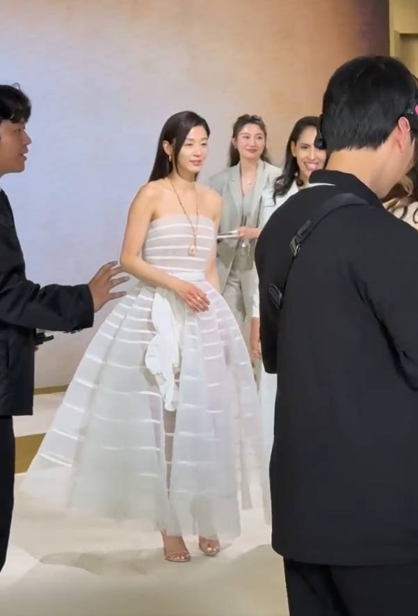 全智贤再度进军中国圈钱，假富豪炒币亏损，张娜拉话题含金量持续上涨