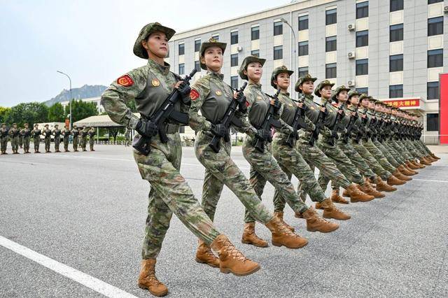 李娜杰：退役2年后再次入选阅兵方队