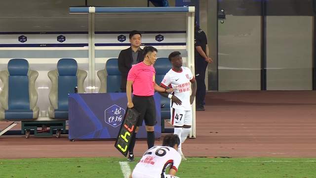 成都报5门将，3线作战徐正源成巧妇，足协杯拿海牛止颓 艾比离一队