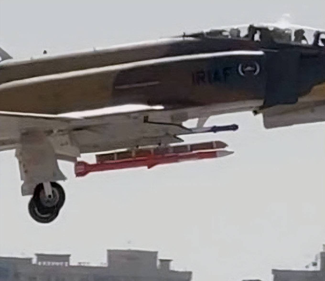 又要打伊朗？伊朗空军收到新战机，新导弹，中俄这次不会袖手旁观