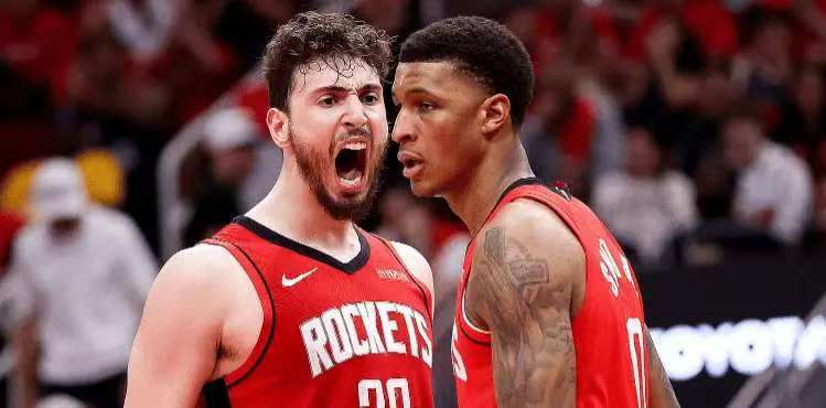 合砍72分35板!火箭新首发平均2.09米,阿门被用活,史密斯打成KD