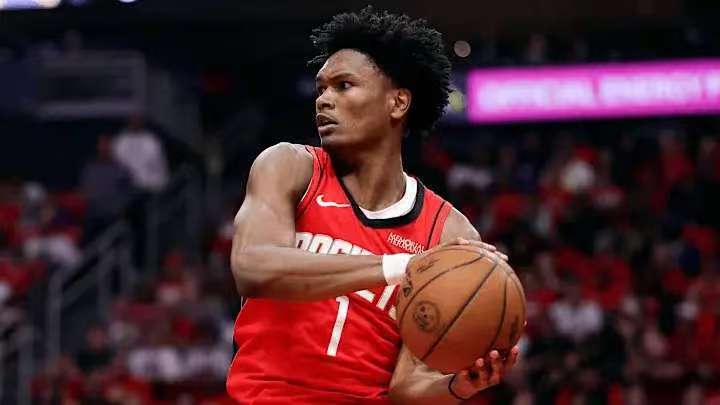 合砍72分35板!火箭新首发平均2.09米,阿门被用活,史密斯打成KD