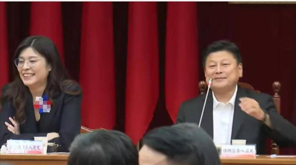 国民党爆发“大地震”，朱立伦将率211人集体辞职，剑指郑丽文？