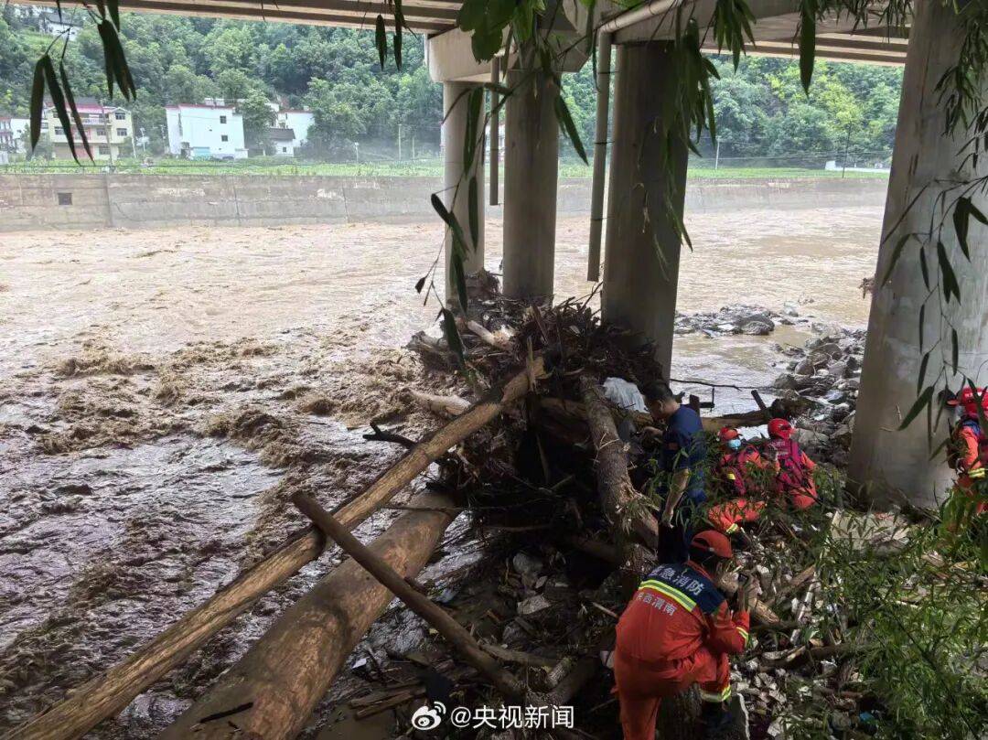 62人死亡失踪！国务院安委办通报陕西商洛高速公路桥梁垮塌事故：施工单位不按图纸施工，擅自修改桩长，监理单位违规同意